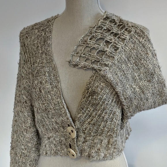 Free People Sweaters - Free People so cute 💓cropped sweater